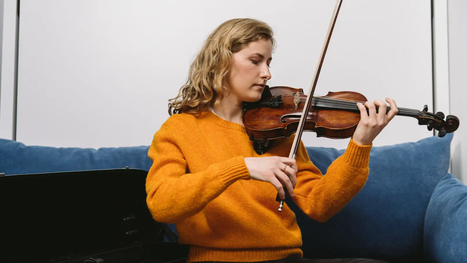 Why Your Bow Change Throws Off the Count on Violin