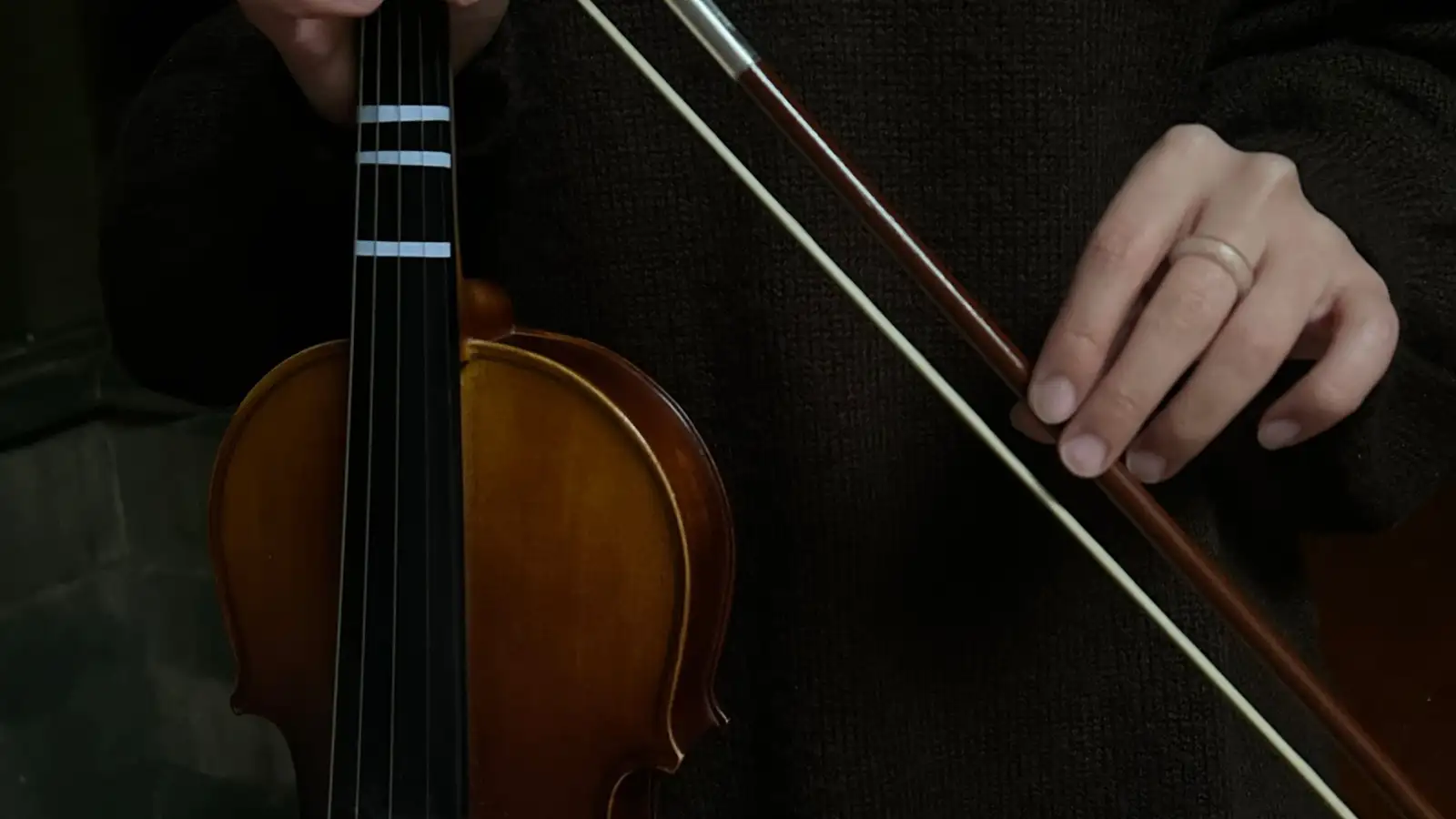 When Your Bow Drifts and Your Tone Breaks, Fix the Hold First