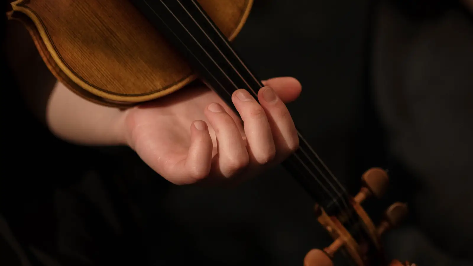 5 Bow Hold Mistakes That Make Your Violin Sound Scratchy