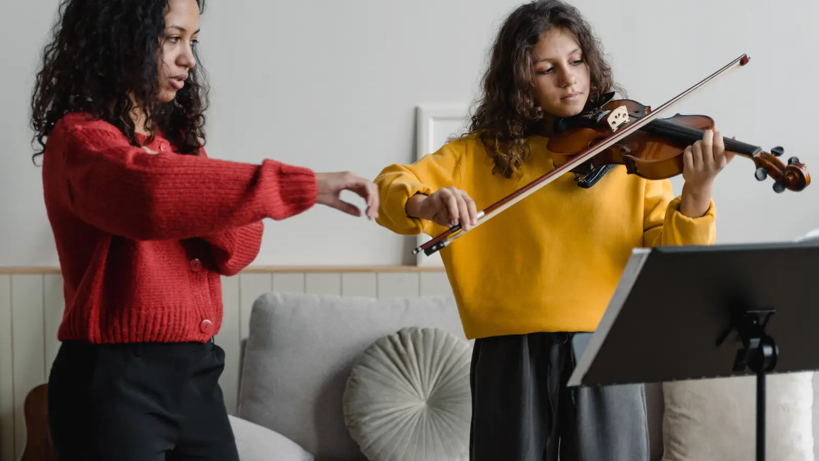 The Teacher-Tested Truth: Acoustic vs. Electric for Beginners