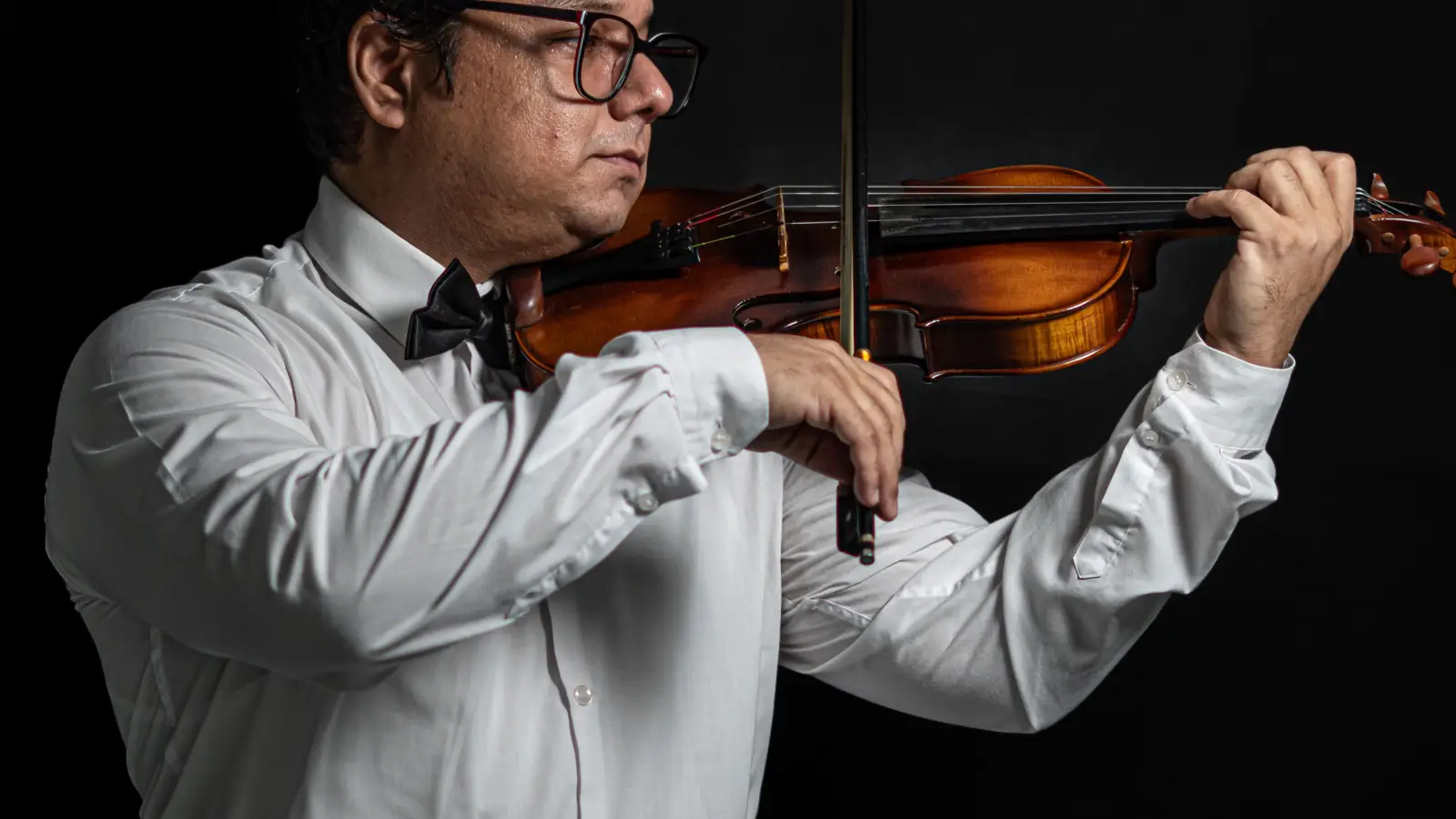 Violin Bow Hold: The Grip Professionals Use from Day One