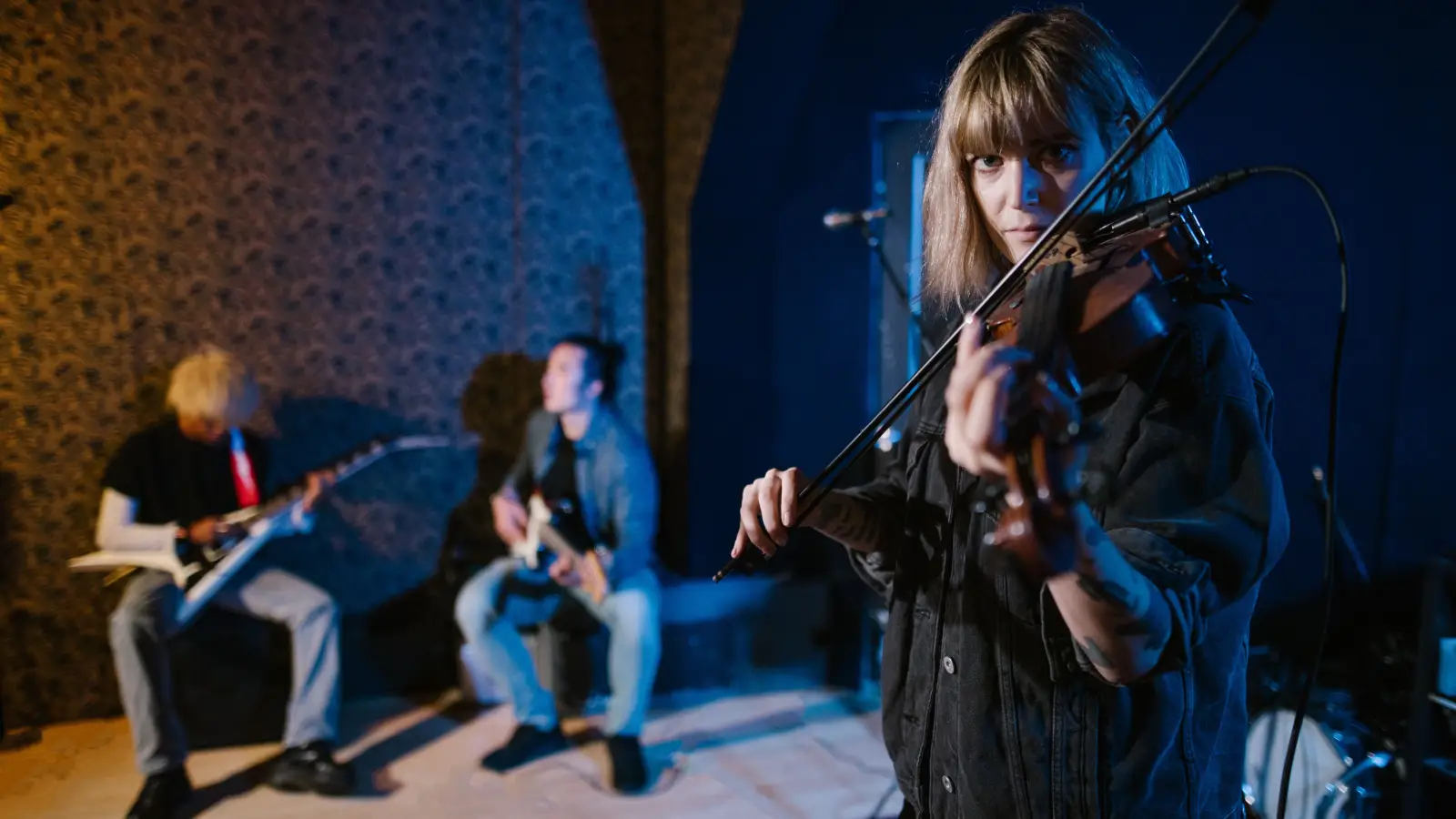 Why Your Electric Violin Sounds Different, Beyond the Amp