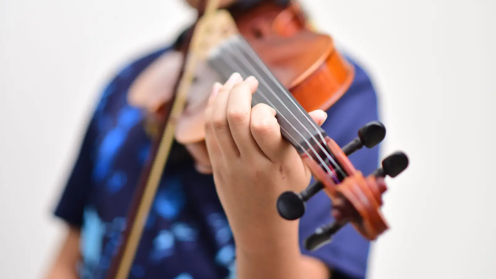 Your Bowing Isn't the Problem: The Left Hand's Hidden Role in Tone